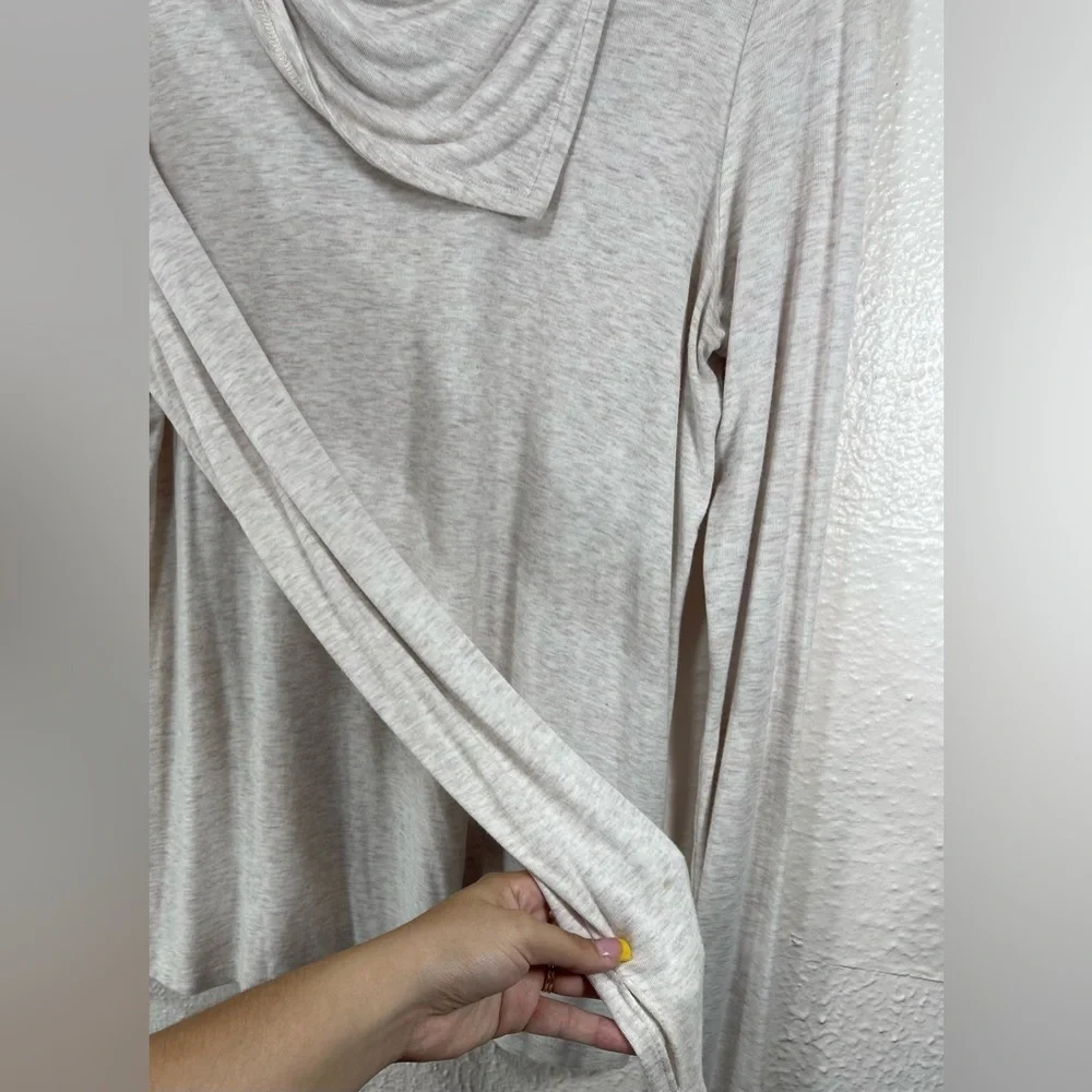 Cabi #3226 Long Sleeve Cowl Neck Lightweight Top in Oatmeal Women’s Medium